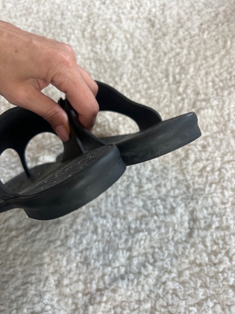 Gucci Black Rubber GG Thong Sandals with Horsebit Detail - Picture 4 of 5